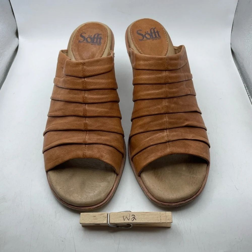 Sofft Women's Tan Leather wedges size 8